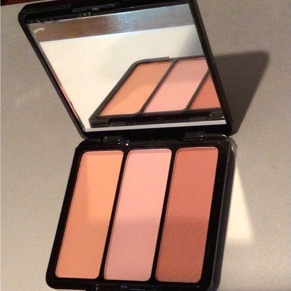EVE PEARL BLUSH TRIO-SWEET CHEEKS - Picture 2 of 5